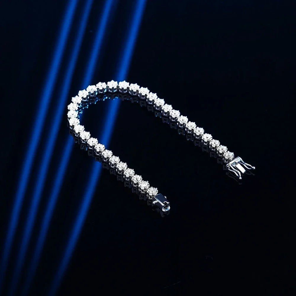 Light Luxury 925 Sterling Silver Crafted Moissanite Gemstone Bracelet for Women's Elegant Jewelry