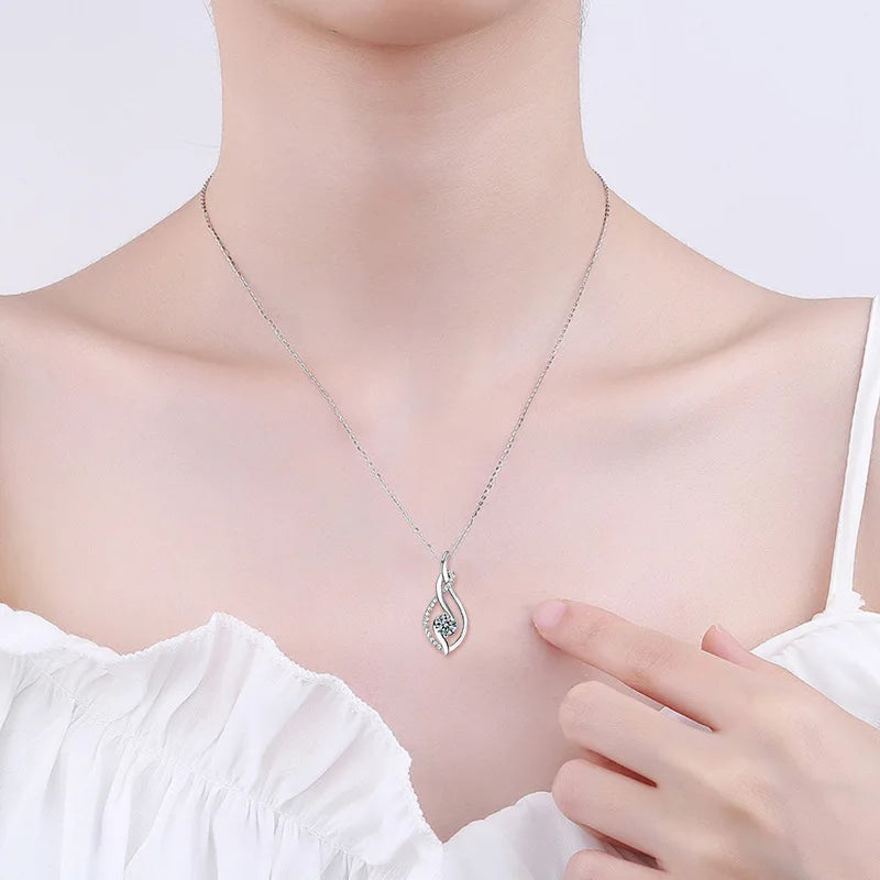 A 925 silver 0.5 carat moissanite classic casual fashion elegant versatile high quality men's and women's pendant necklace